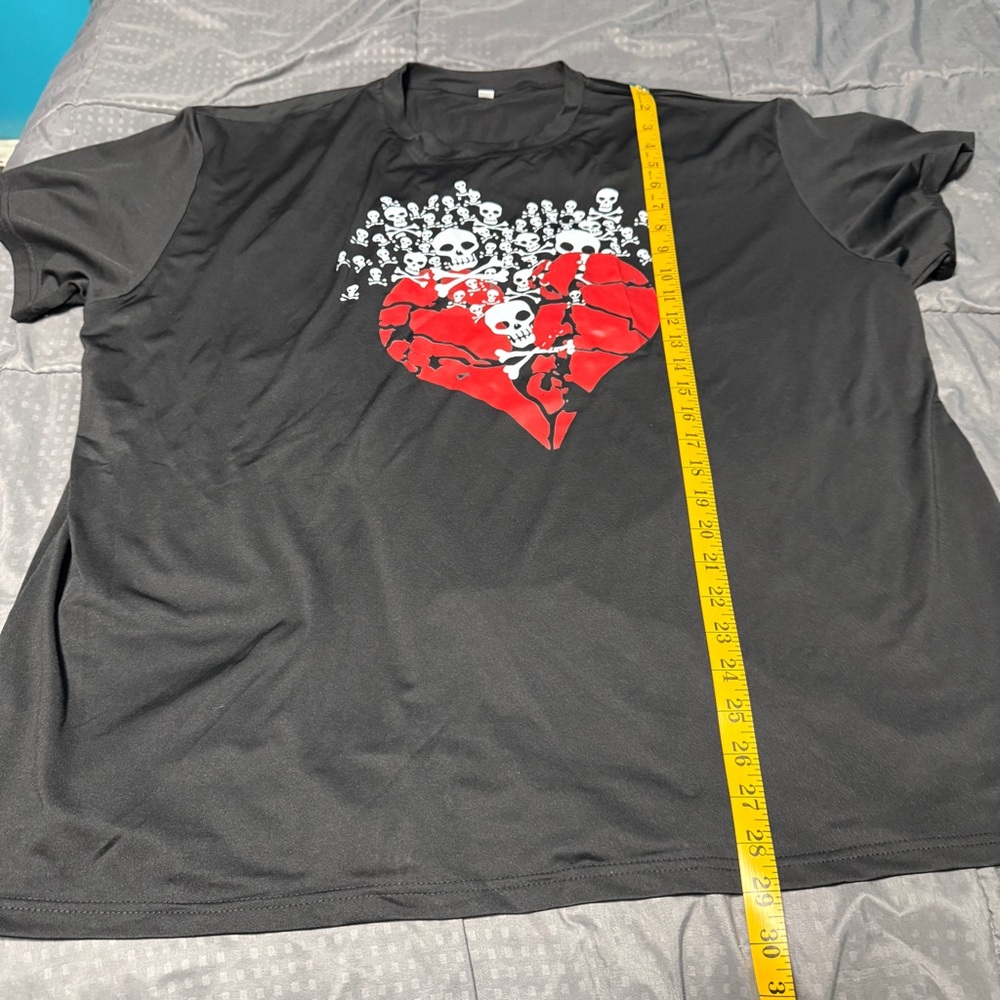 Unbranded Black Broken Heart Skulls Shirt Womens Size 4x USA Equivelant 2x - Picture 4 of 7